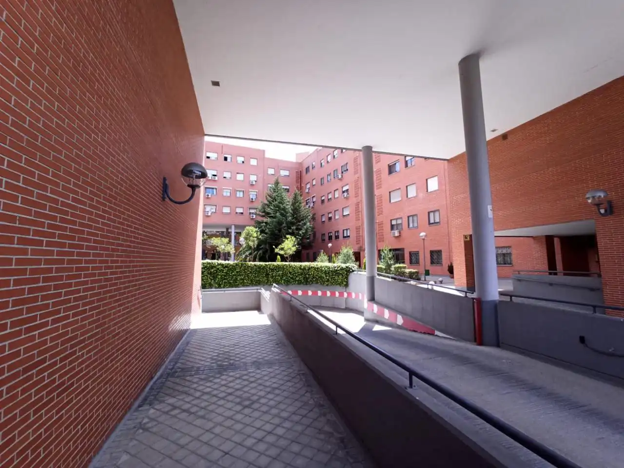 Vista exterior de Pis en venda en Alcorcón amb Aire condicionat, Calefacció i Moblat