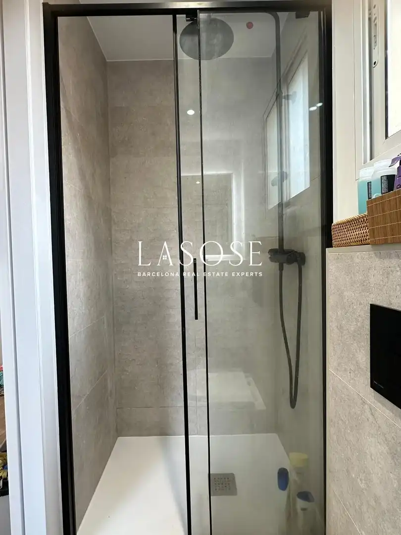 Bathroom of Flat for rent in L'Hospitalet de Llobregat  with Furnished and Balcony