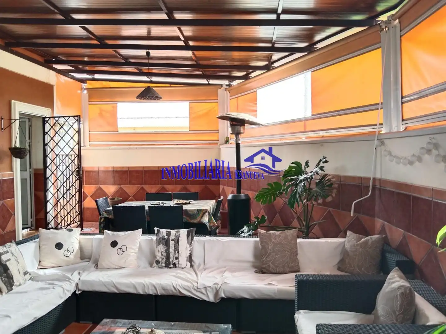 Villa con terrazza in vendita a Periurbano Norte