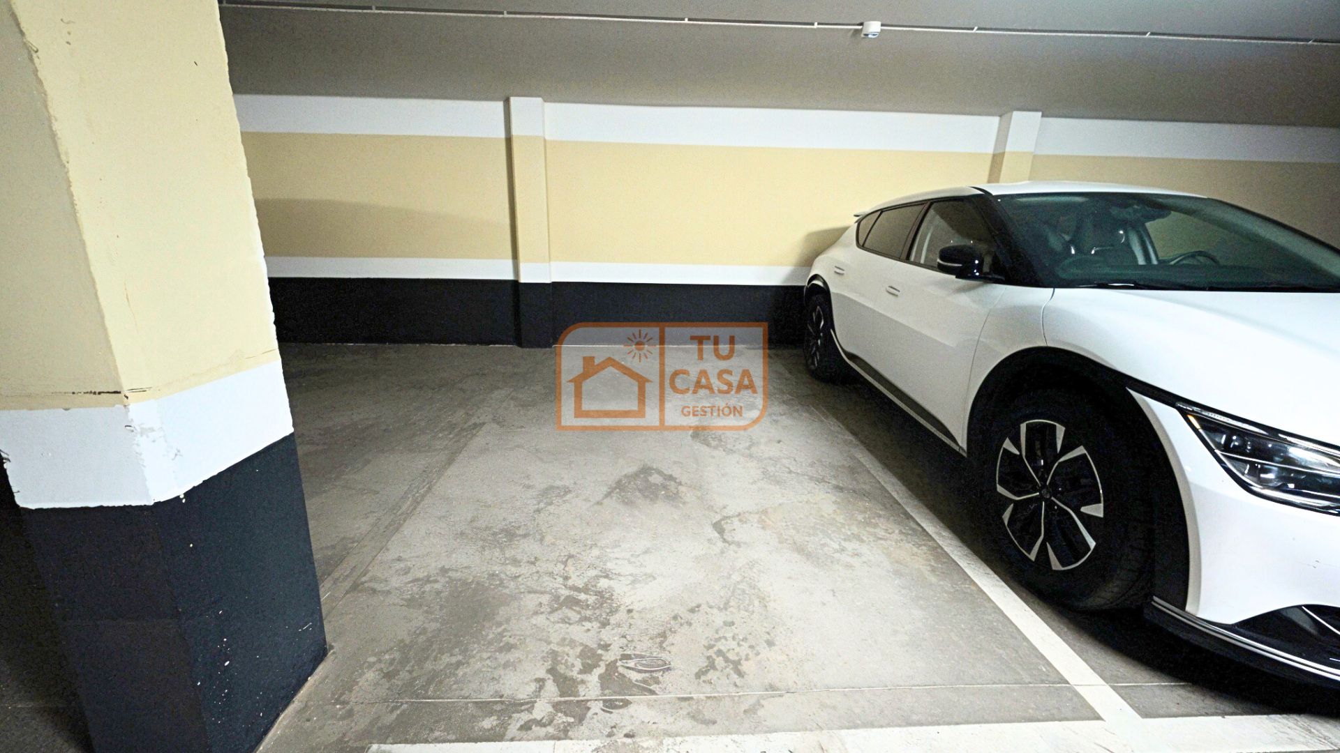 Parking de Garaje de alquiler en Cáceres Capital con Alarma