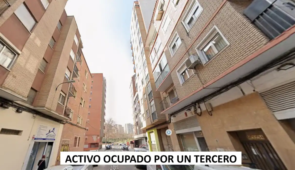 Flat for sale in Calle de la Reina Felicia, La Almozara