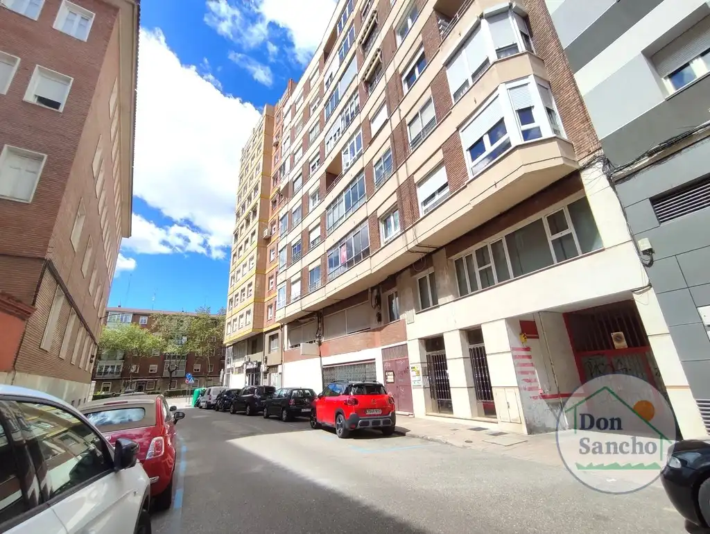 Vista exterior de Pis en venda en Valladolid amb Aire condicionat, Calefacció i Traster