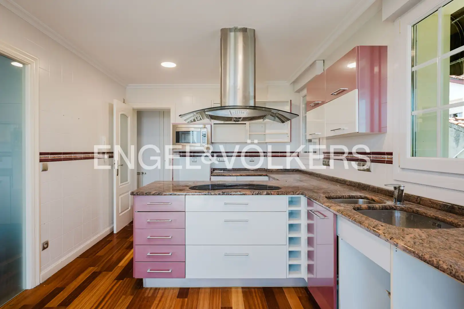 Cocina de Finca rústica en venta en Hendaye con Aire acondicionado, Calefacción y Jardín privado