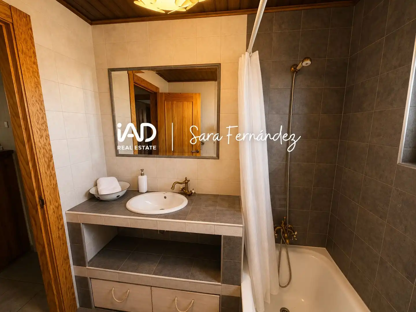 Bathroom of Houses for sale in Sariegos  with Heating