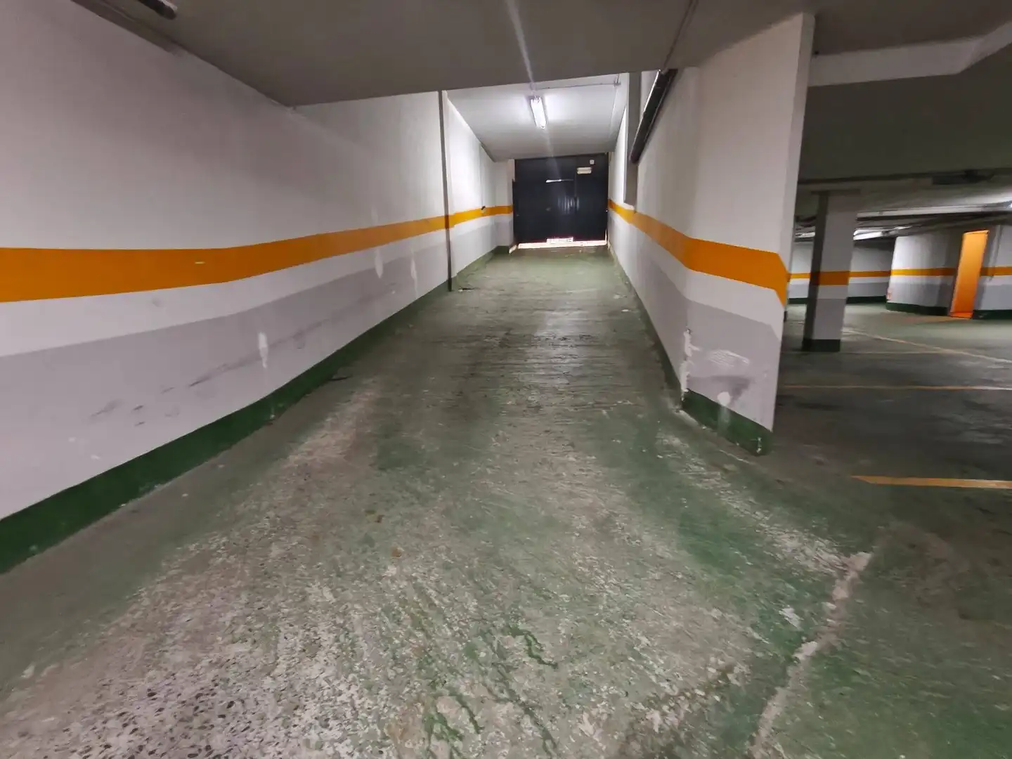 Parking de Piso en venta en O Pino  con Calefacción y Trastero