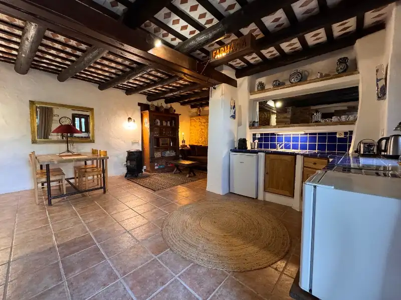 Cocina de Finca rústica en venta en Ullastret con Aire acondicionado, Calefacción y Jardín privado