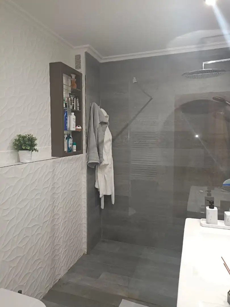 Bathroom of Detached homes for sale in Olmedo  with Heating, Private garden and Parquet flooring