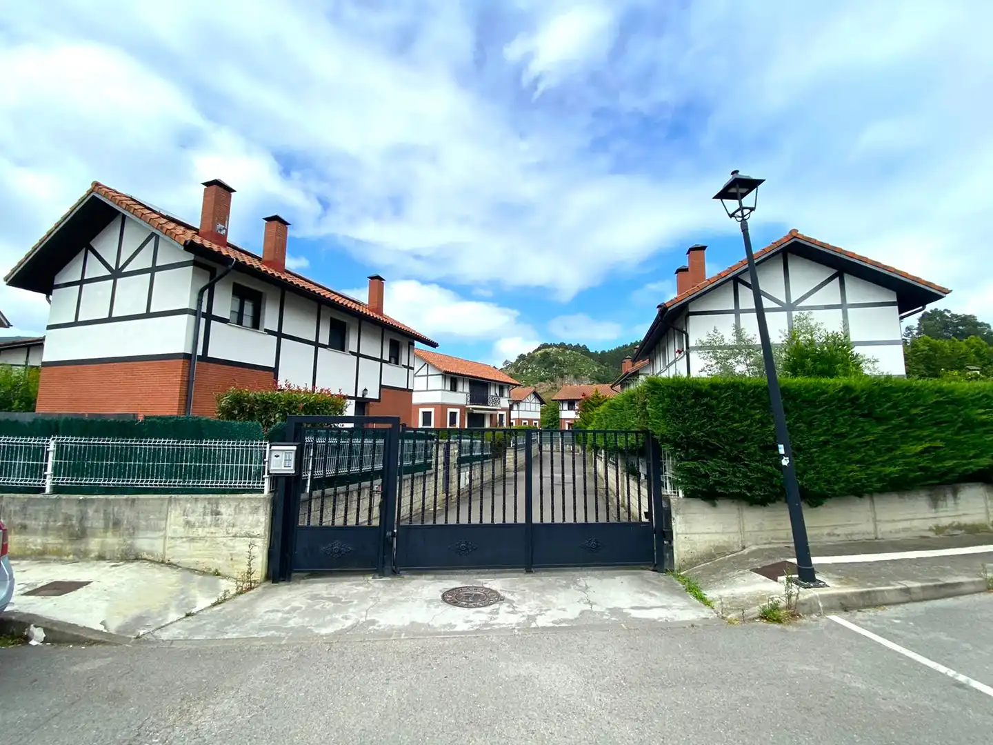 Exterior view of Houses for sale in Castro-Urdiales  with Heating, Private garden and Parquet flooring