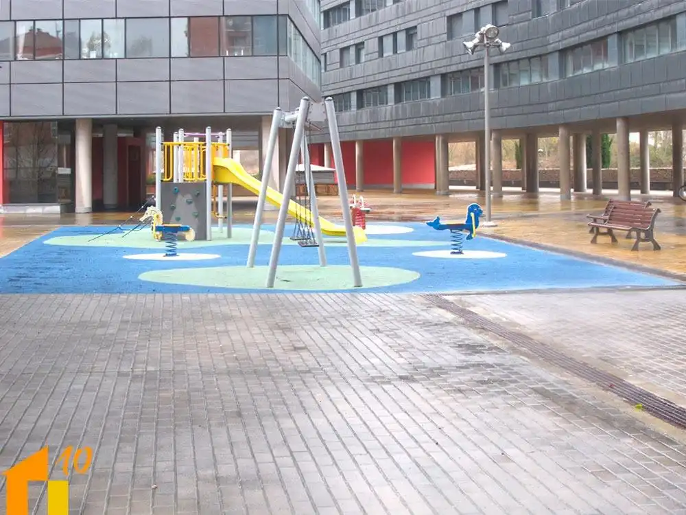 Vista exterior de Piso de alquiler en Burgos con Calefacción y Trastero