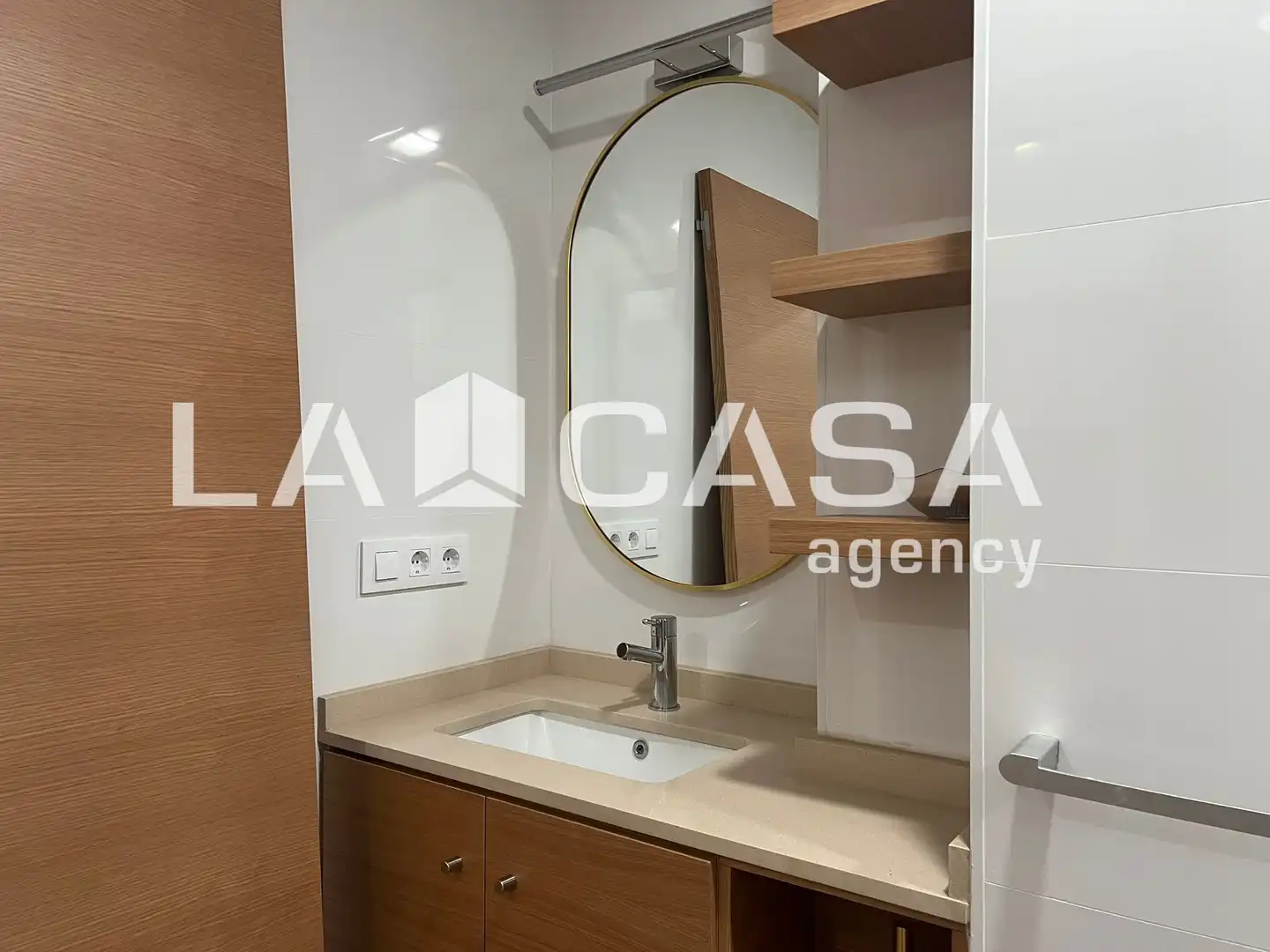 Flat with terrace for sale in Calle Radio Algeciras, imagen 11