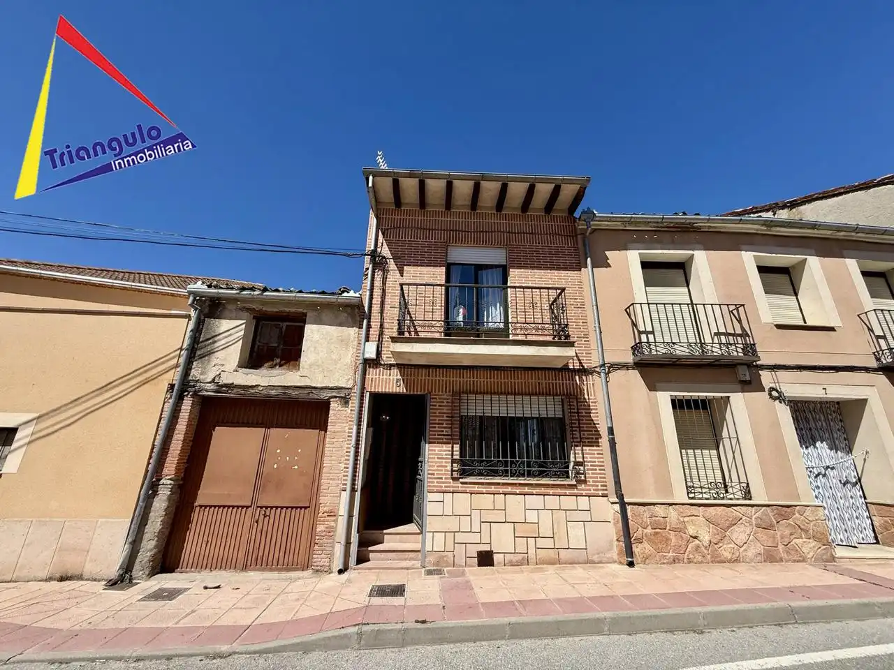 Vista exterior de Casa o chalet en venta en Escalona del Prado con Calefacción