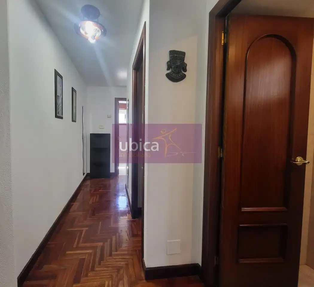 Piso en venta en Vigo  con Calefacción, Parquet y Terraza