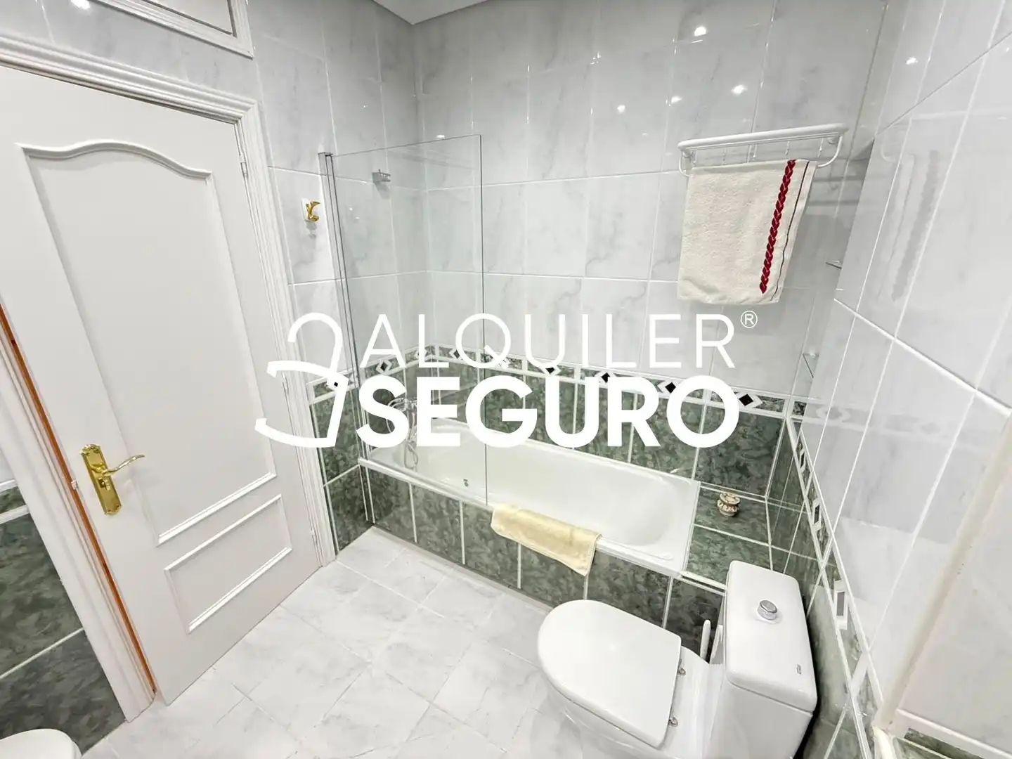 Baño de Piso de alquiler en Madrid con Aire acondicionado, Calefacción y Amueblado