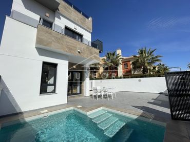 Maison avec balcon à vendre à Zona Carrefour - Urbanizaciones