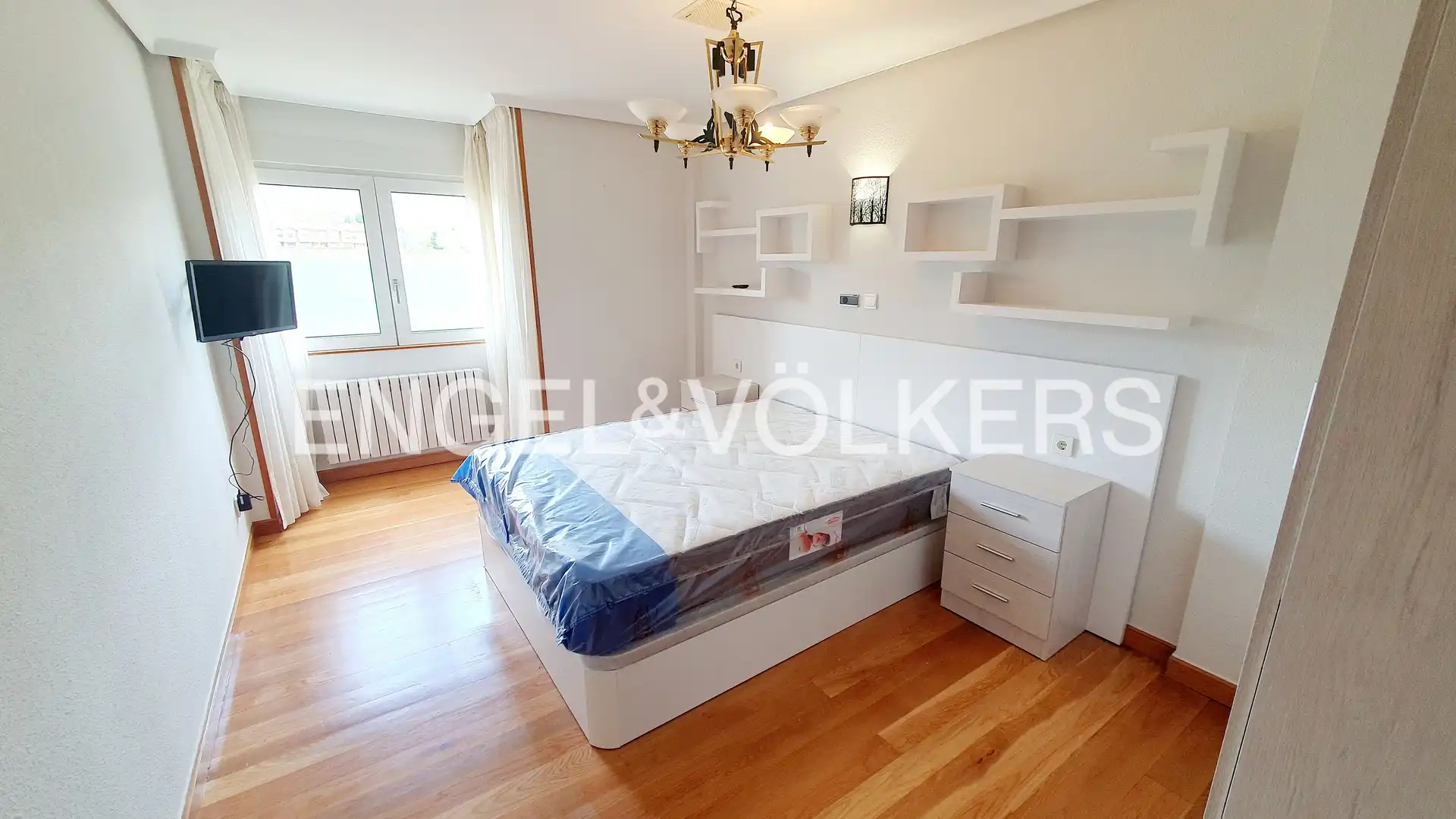 Habitación de Casa adosada en venta en Aguilar de Campoo con Calefacción, Jardín privado y Parquet