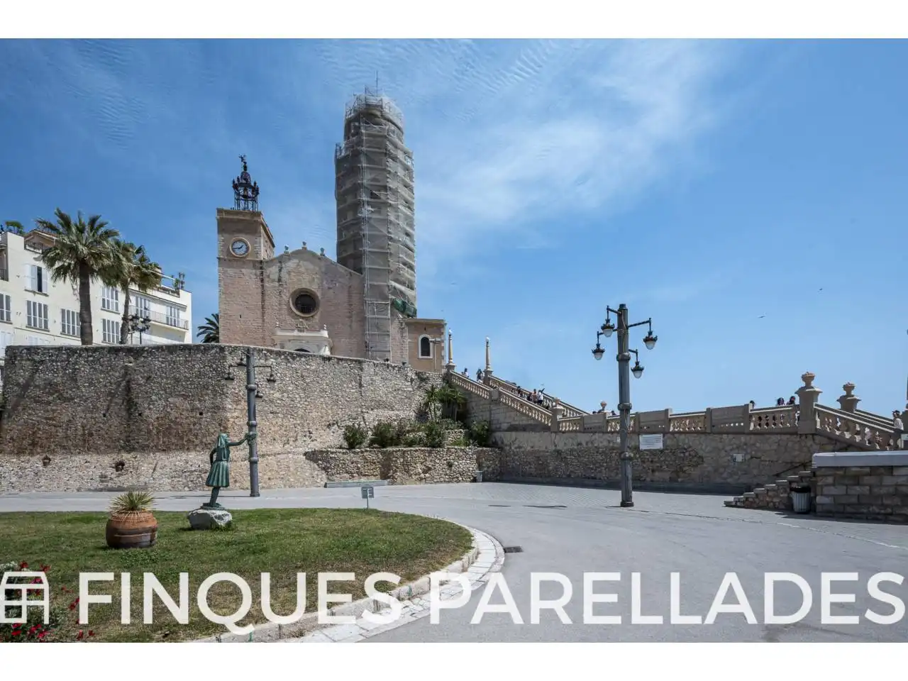 Außenansicht von Dachboden zum Verkauf in Sitges mit Klimaanlage, Heizung und Terrasse