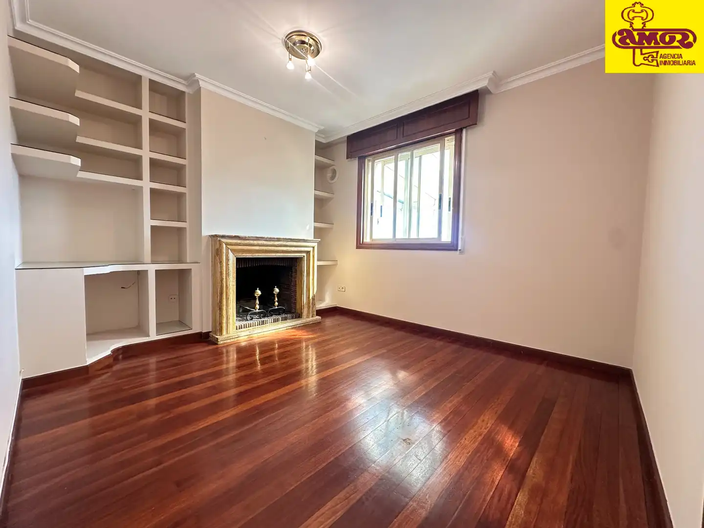 Sala de estar de Piso en venta en Santiago de Compostela  con Calefacción, Terraza y Trastero