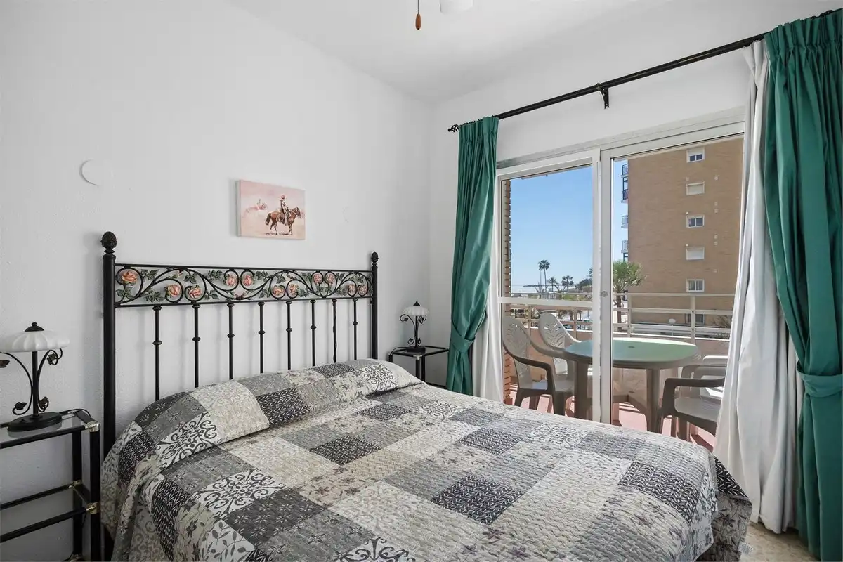 Schlafzimmer von Erdgeschoss zum Verkauf in Fuengirola mit Terrasse