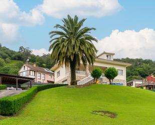 Vista exterior de Casa o xalet en venda en Morcín amb Calefacció, Jardí privat i Terrassa