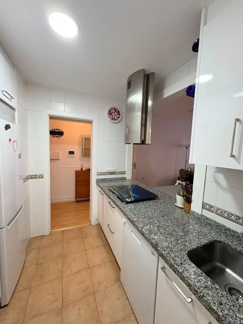 Cocina de Piso de alquiler en Motril con Jardín privado, Terraza y Amueblado
