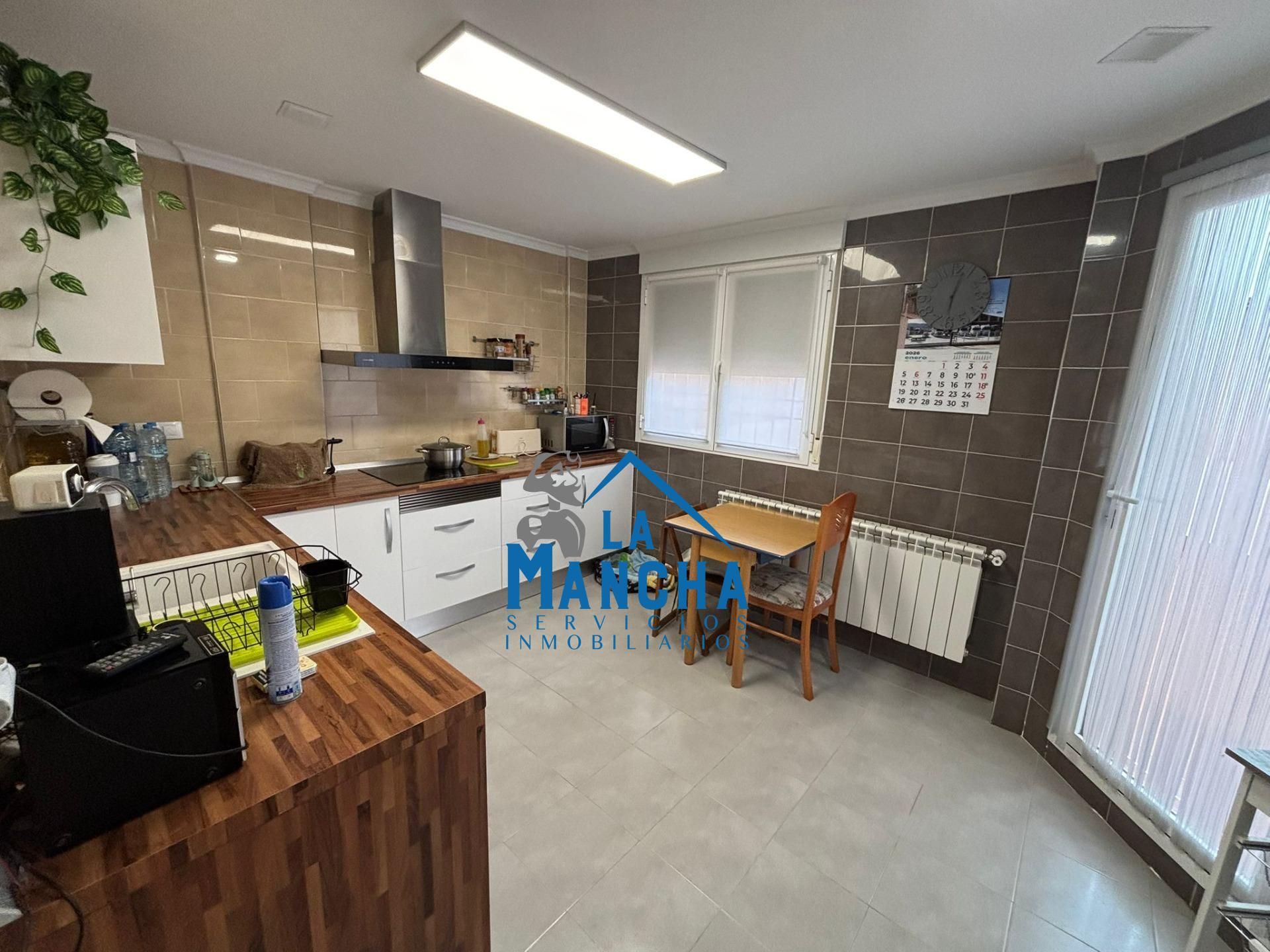 Cuina de Casa adosada en venda en Motilleja amb Calefacció, Jardí privat i Terrassa