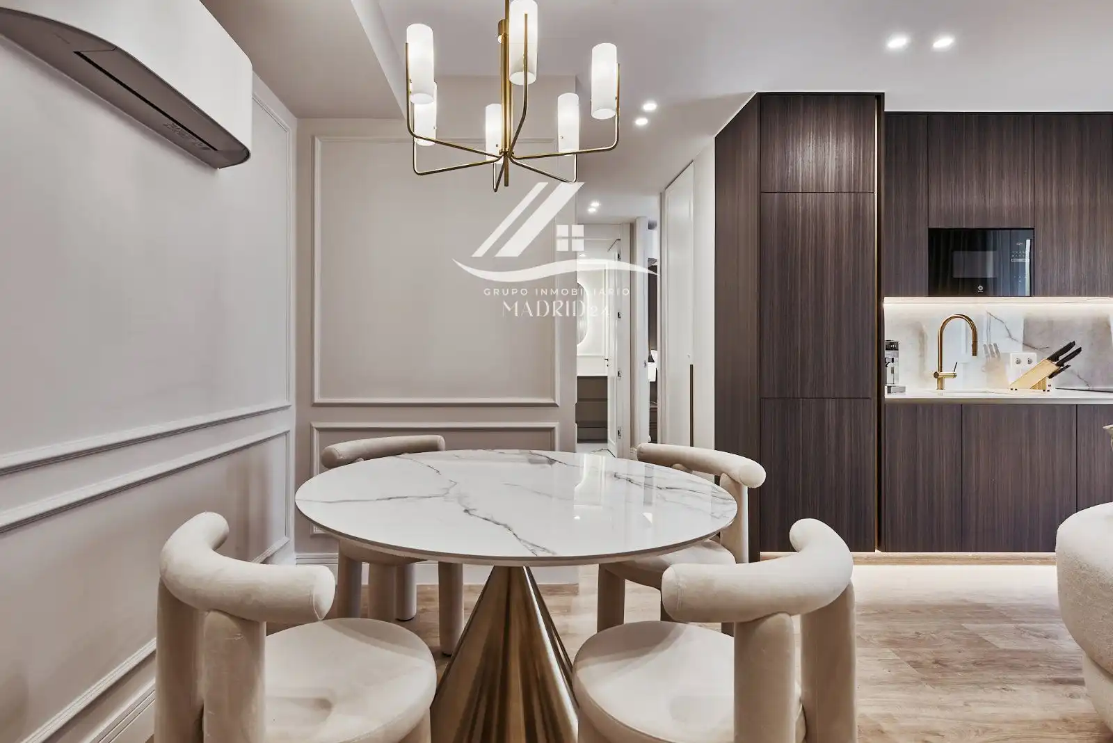 Piso con ascensor en venta en Calle de Piamonte, imagen 5
