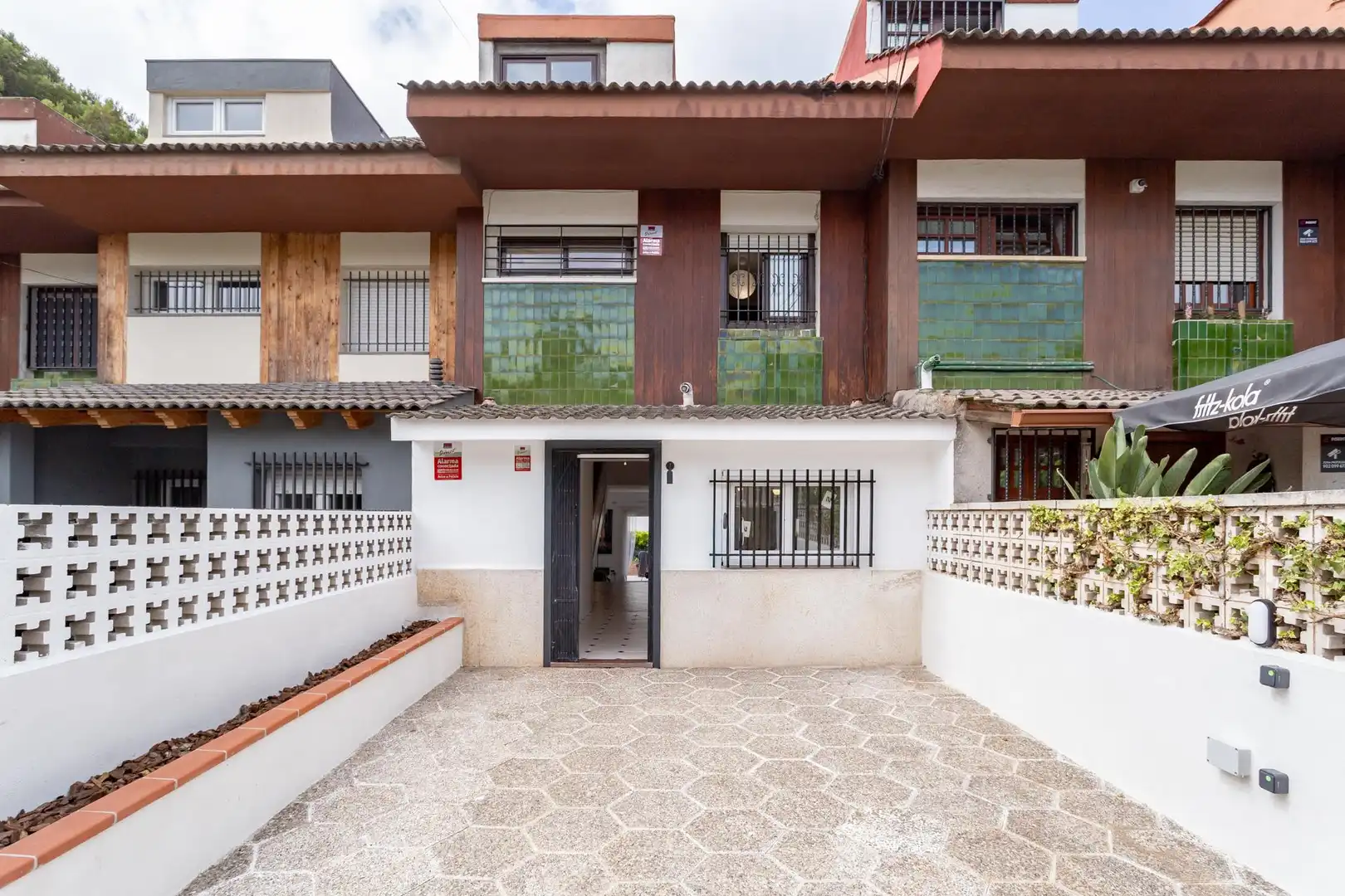 Exterior view of Detached homes for sale in Salou  with Air Conditioner and Storage room