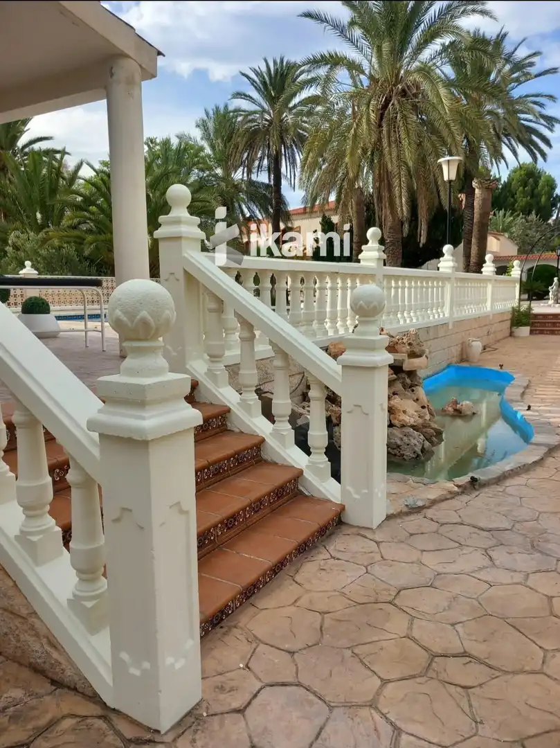 Jardín de Casa o chalet en venta en Elda con Calefacción, Trastero y Piscina