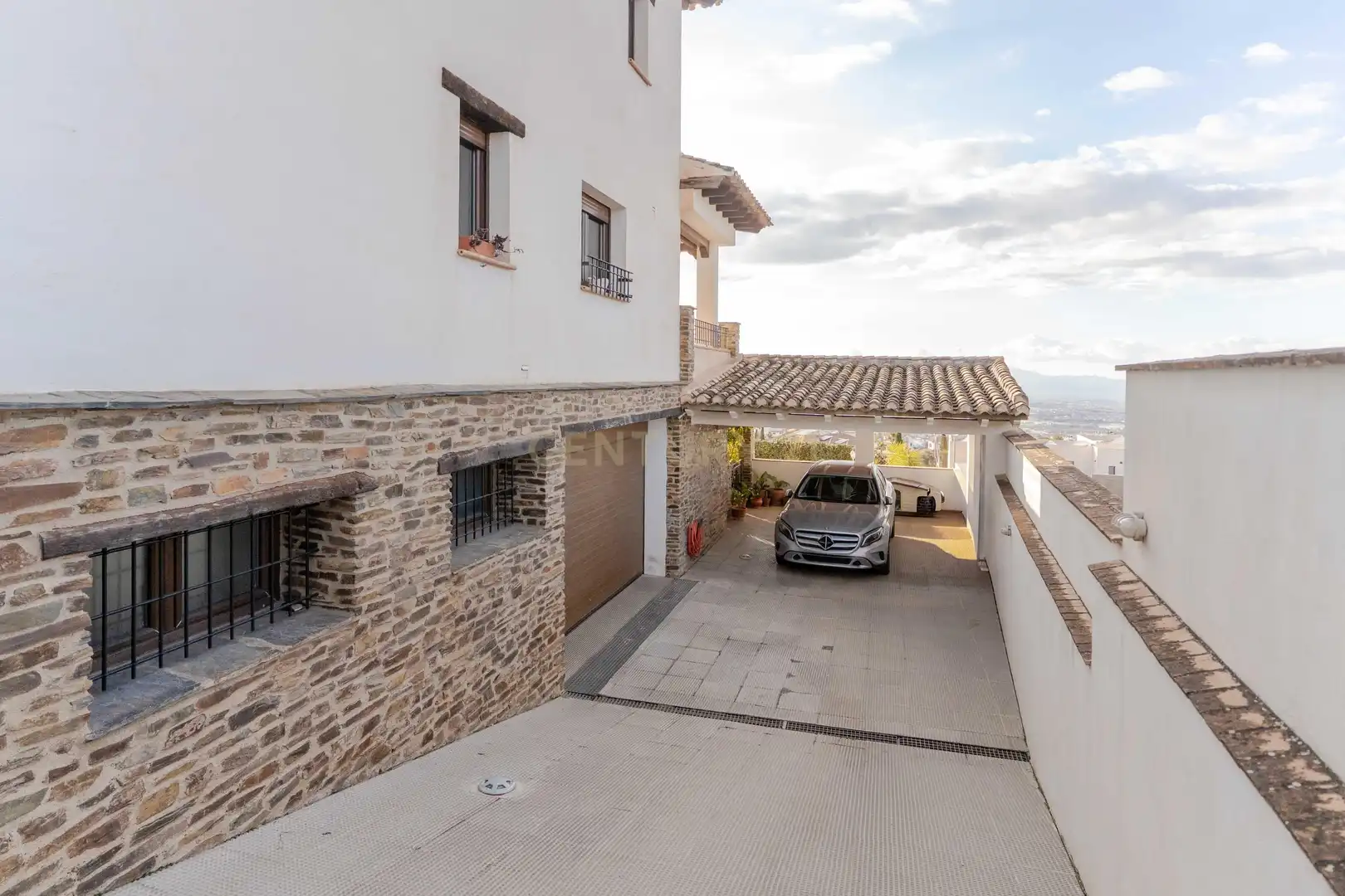 Vista exterior de Casa o chalet en venta en La Zubia con Aire acondicionado, Jardín privado y Trastero