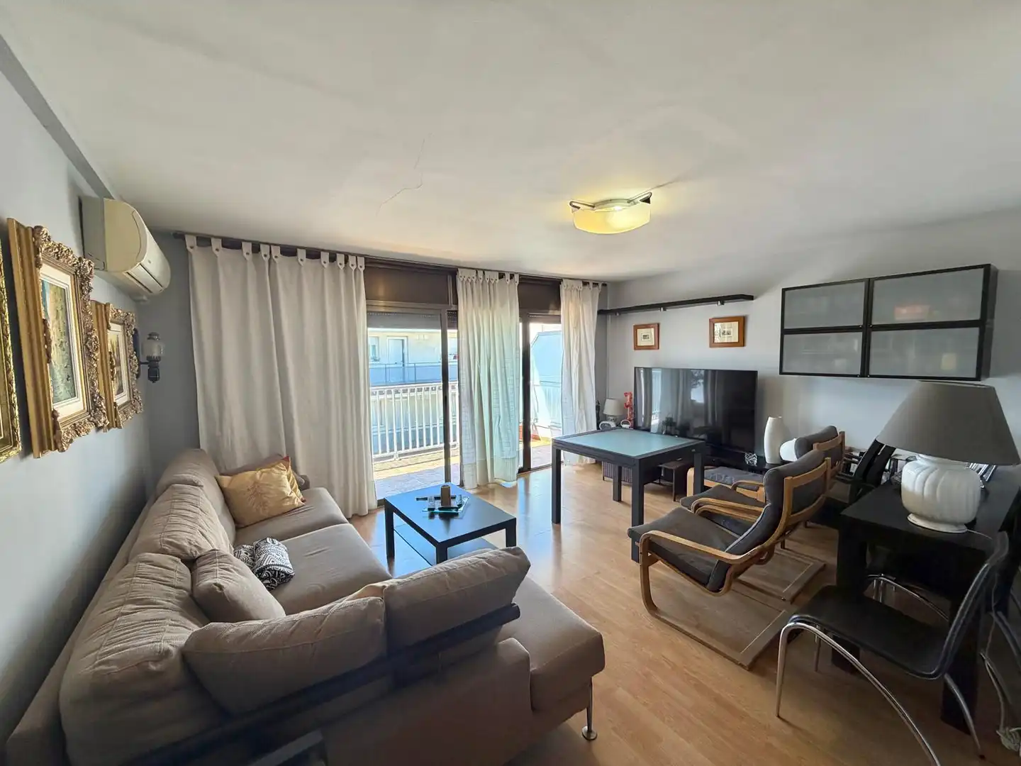 Sala d'estar de Apartament en venda en El Vendrell amb Aire condicionat, Parquet i Terrassa