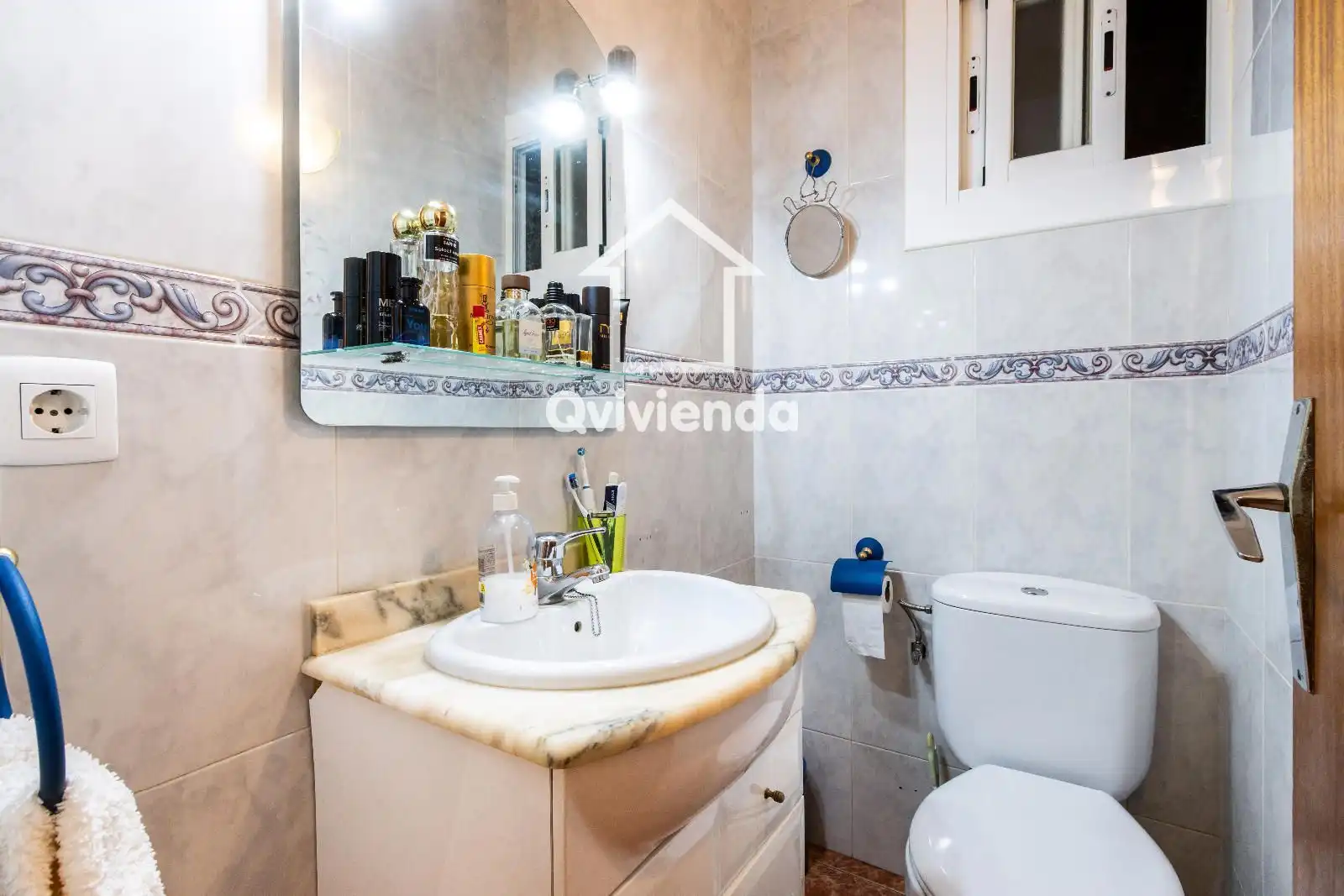 Bathroom of Flat for sale in Sabadell  with Air Conditioner, Heating and Terrace