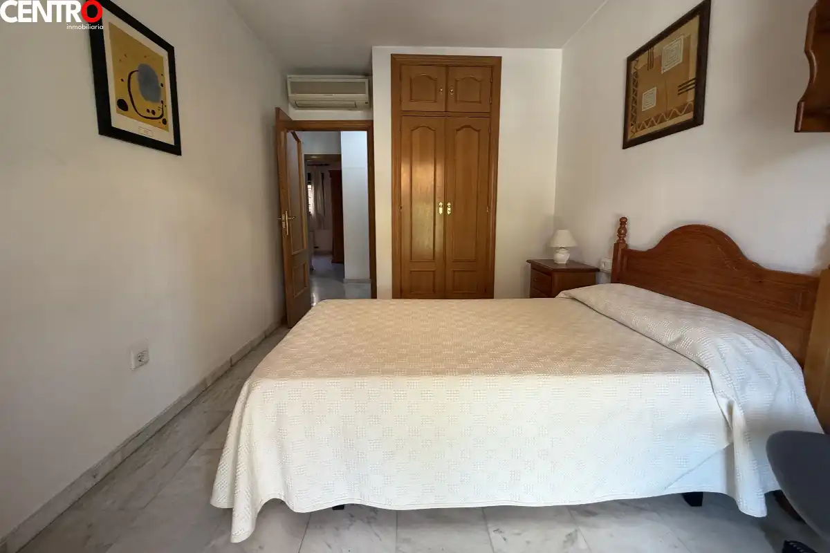 Habitación de Piso en venta en Granada con Aire acondicionado, Calefacción y Jardín privado