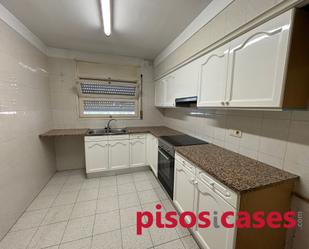 Kitchen of Flat to rent in Vic  with Balcony