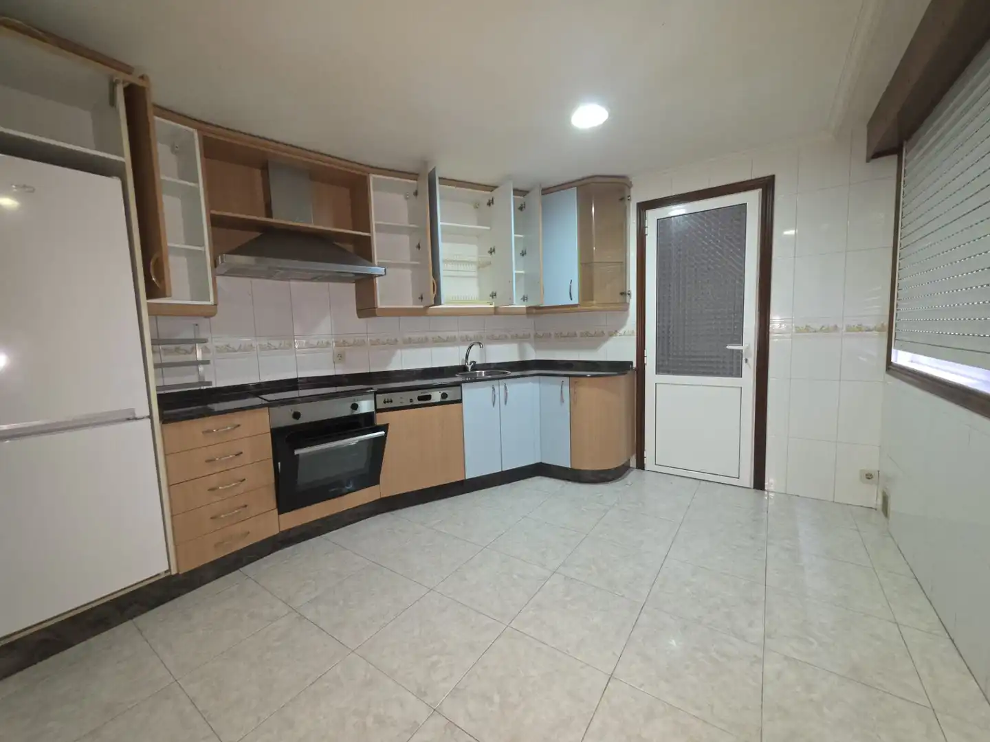 Cocina de Piso de alquiler en Ponteareas con Calefacción, Parquet y Trastero