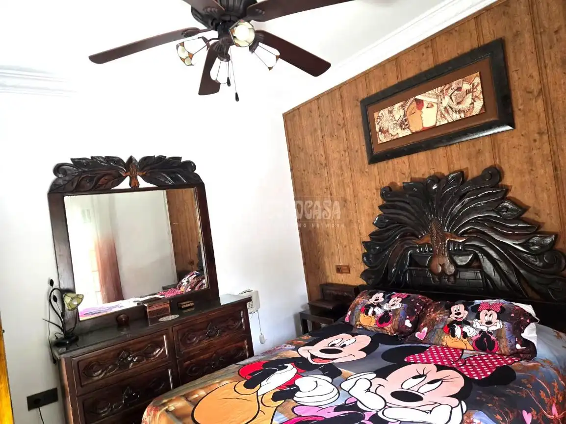 Habitación de Casa adosada en venta en Coria del Río