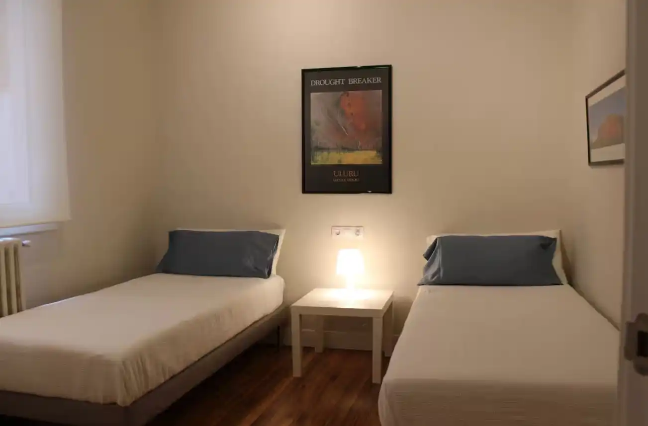 Habitación de Apartamento de alquiler en Bilbao  con Aire acondicionado, Amueblado y Horno