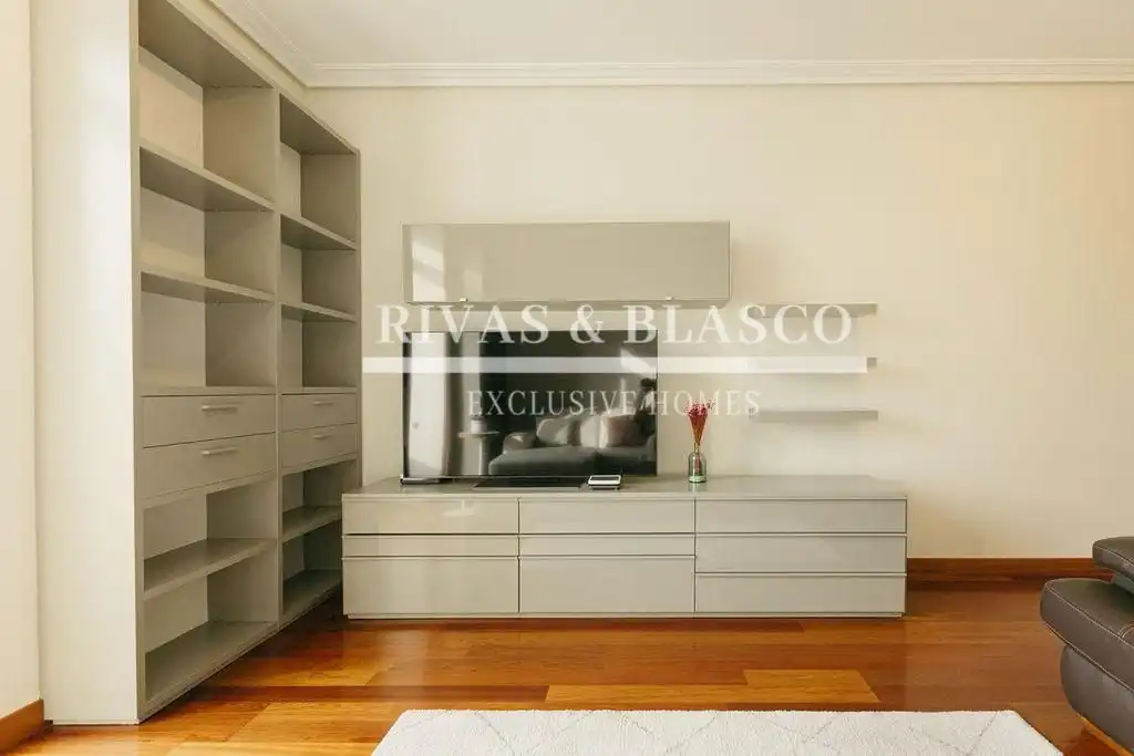 Sala d'estar de Apartament de lloguer en Donostia - San Sebastián  amb Aire condicionat, Calefacció i Moblat