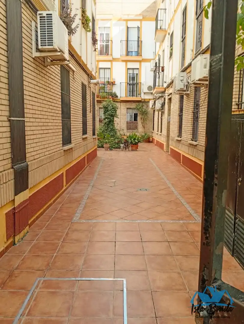 Vista exterior de Pis en venda en Sevilla amb Aire condicionat, Calefacció i Balcó