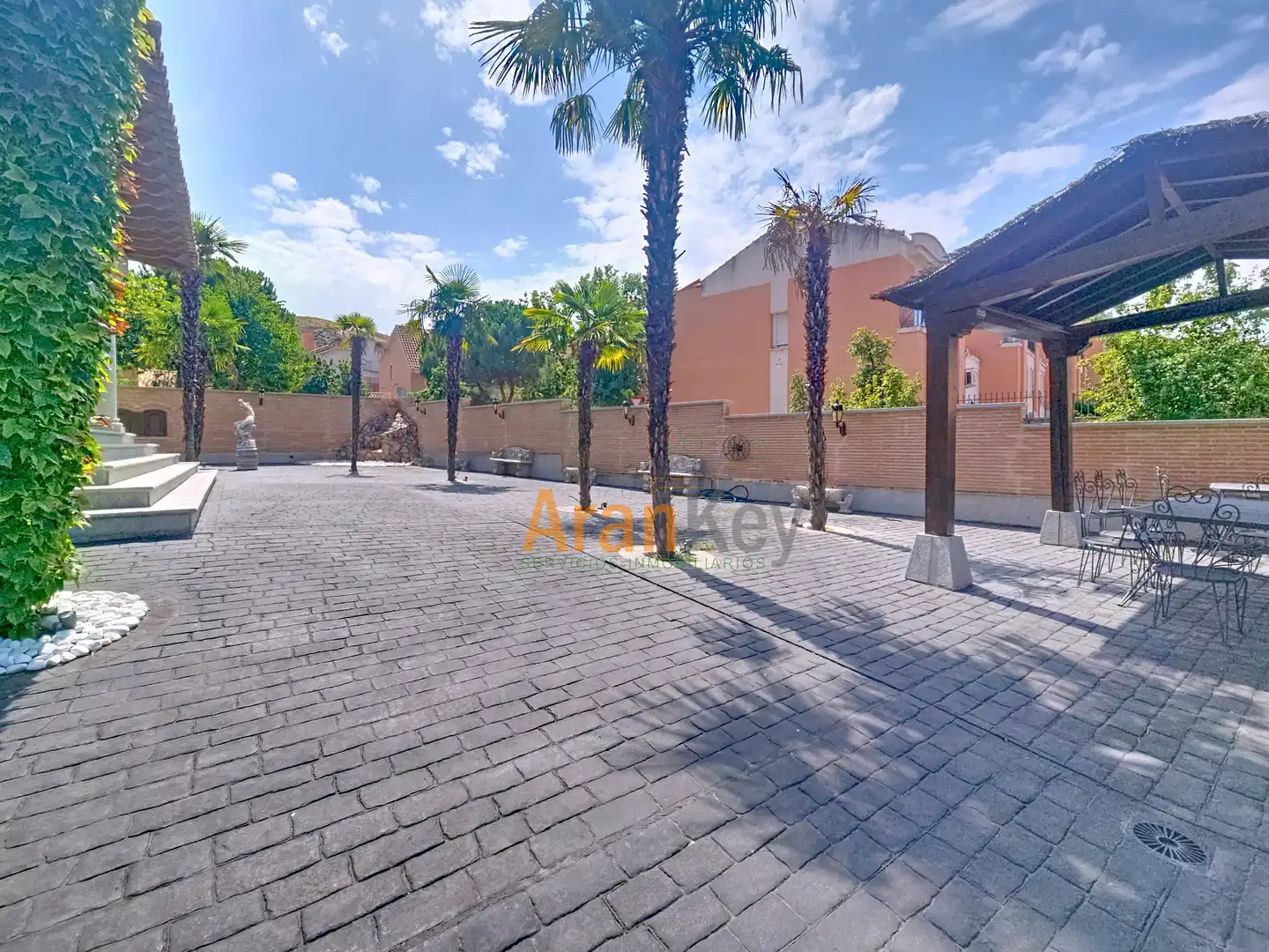 Exterior view of Houses for sale in Aranjuez  with Air Conditioner, Heating and Private garden