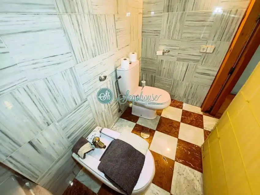 Bathroom of Flat for sale in Segovia  with Heating