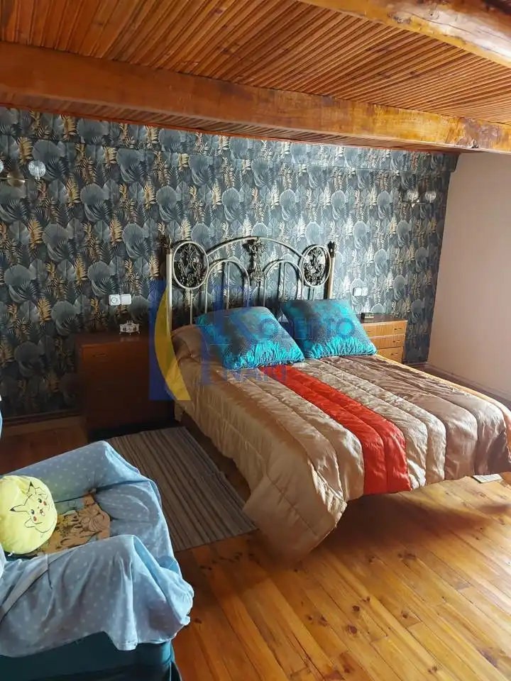 Dormitori de Casa adosada en venda en Cubillas de los Oteros amb Calefacció i Jardí privat