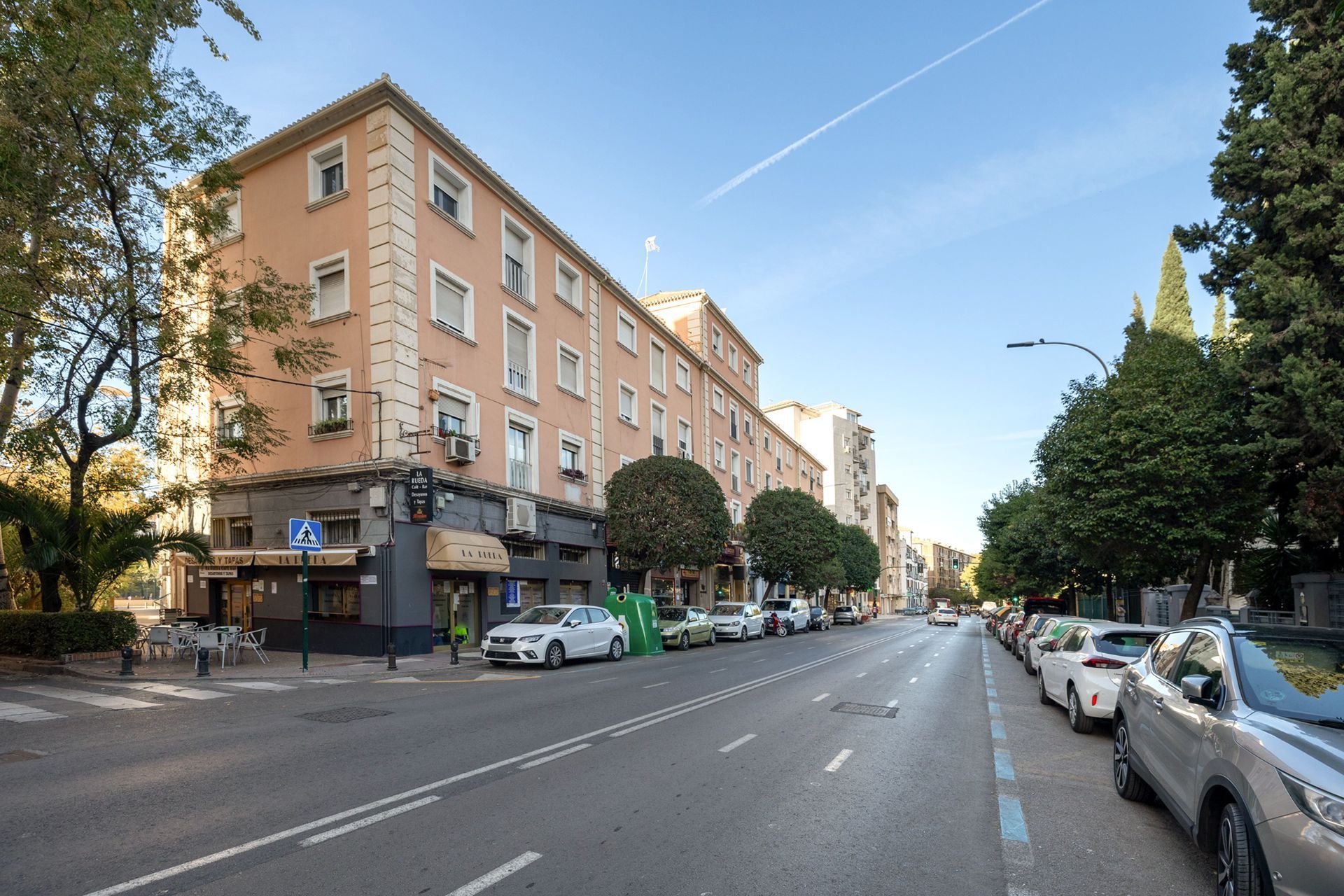 Exterior view of Flat for sale in  Granada Capital  with Air Conditioner and Heating