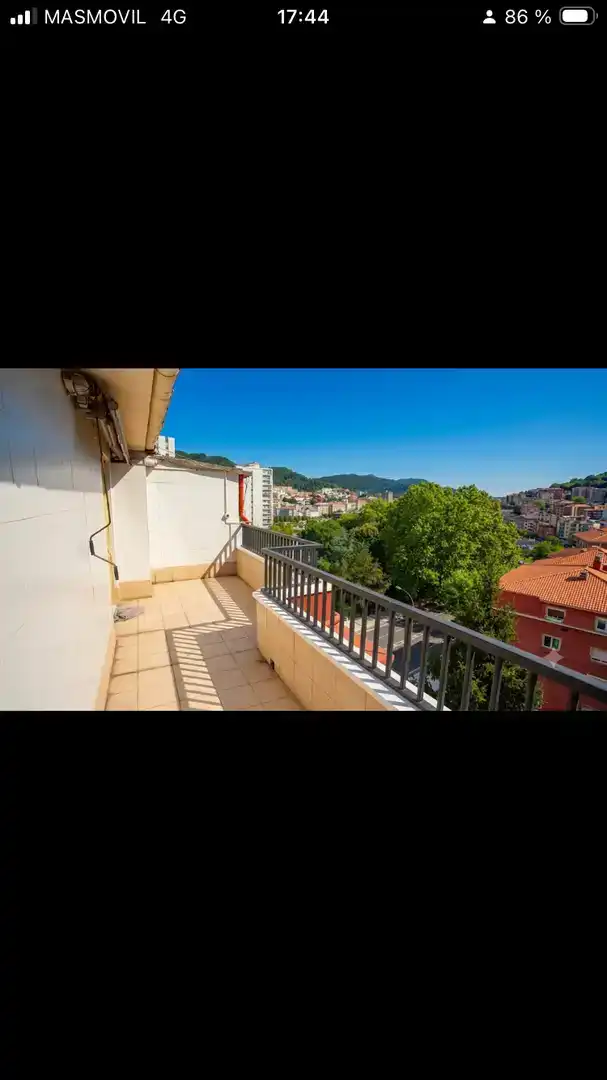 Terrassa de Pis en venda en Donostia - San Sebastián  amb Aire condicionat i Balcó