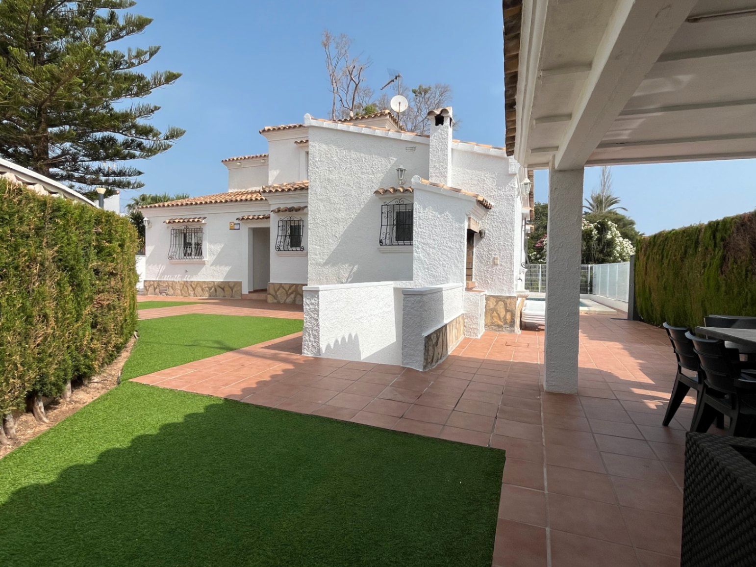 Vista exterior de Casa o chalet en venta en Els Poblets con Terraza, Trastero y Piscina
