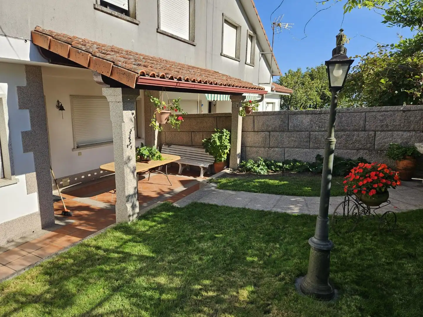 Terrassa de Casa o xalet en venda en Campo Lameiro amb Piscina