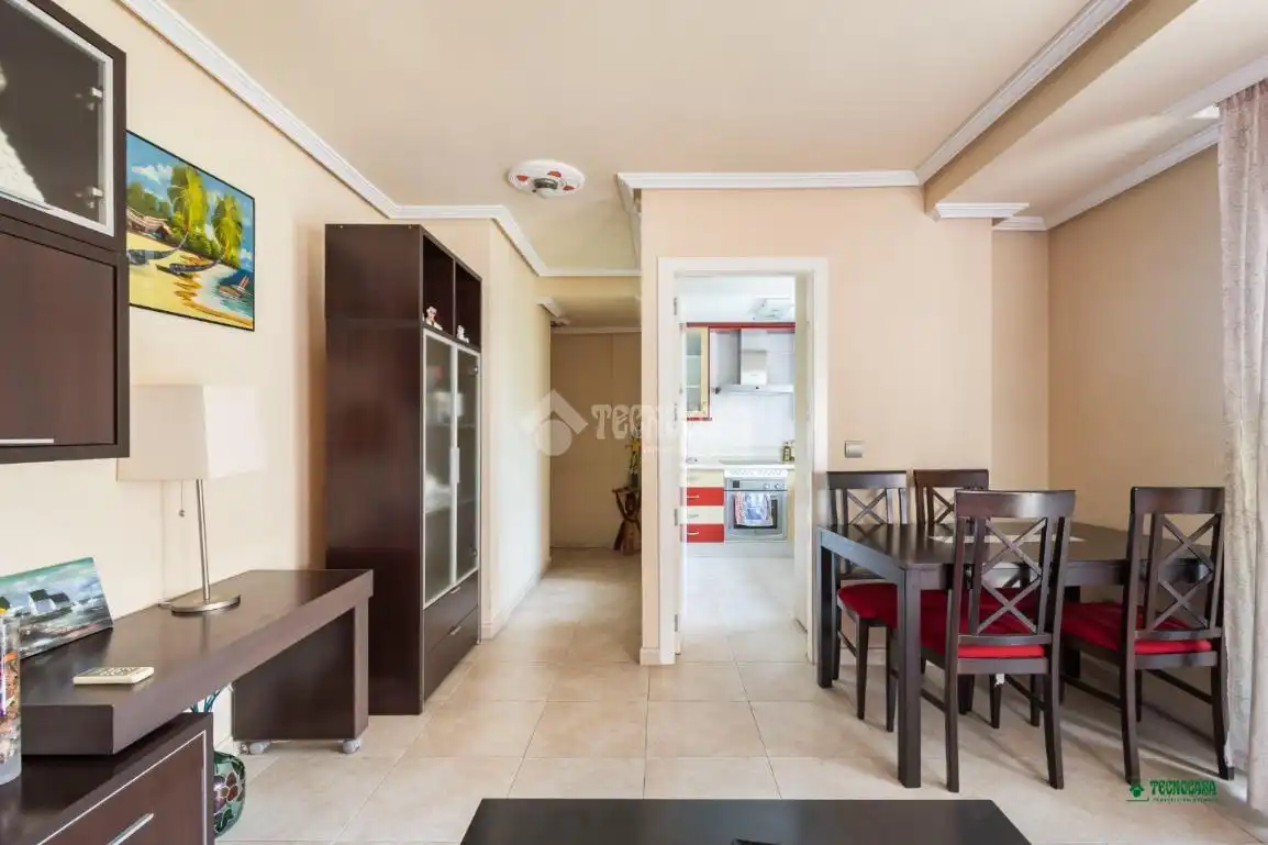 Habitación de Piso en venta en Almería con Amueblado
