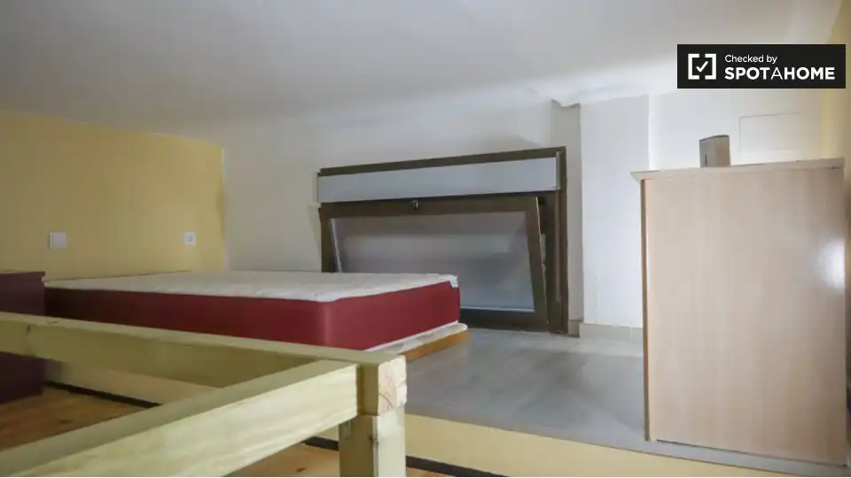 Piso de alquiler en Canillejas