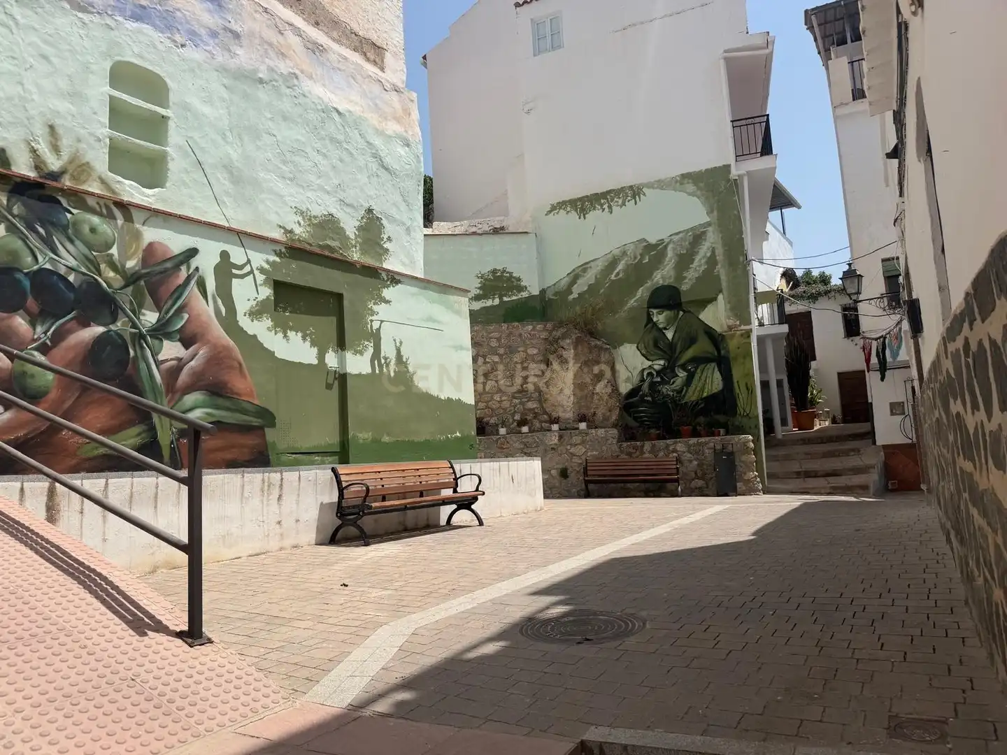 Vista exterior de Casa adosada en venda en Otívar amb Traster i Rentadora