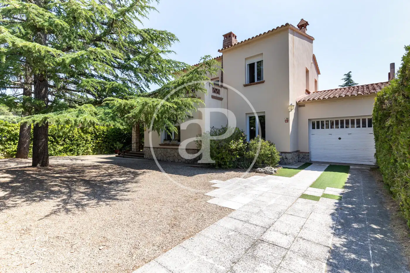 Vista exterior de Casa o xalet en venda en Matadepera amb Aire condicionat, Calefacció i Jardí privat
