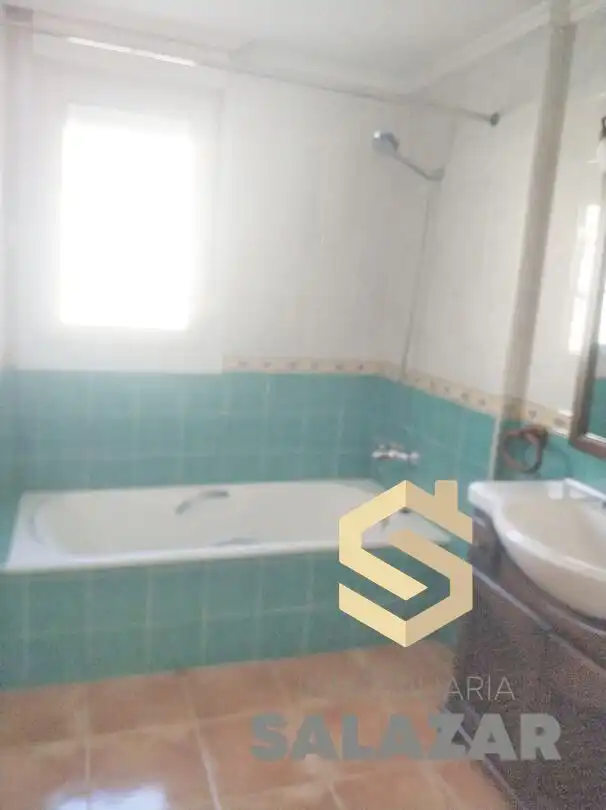 Baño de Piso de alquiler en Loiu con Calefacción y Terraza